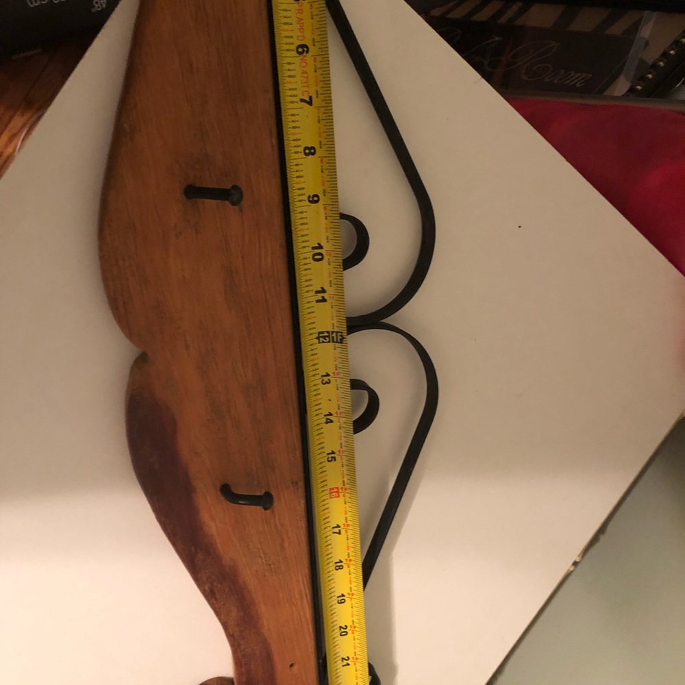 Wall rack with hooks